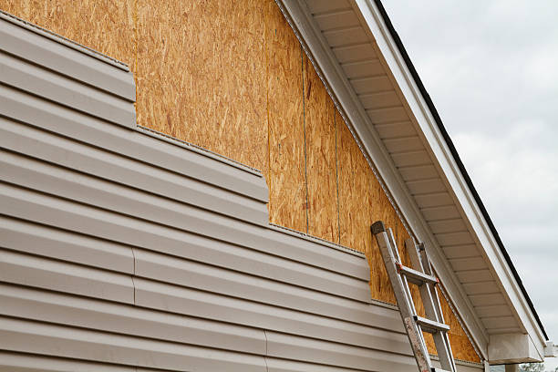 Professional Vinyl Siding technician working in Foster, VA